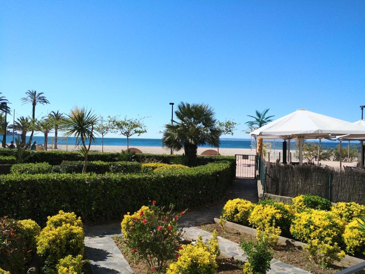 Apartament Oasis B3 Roses Bagian luar foto